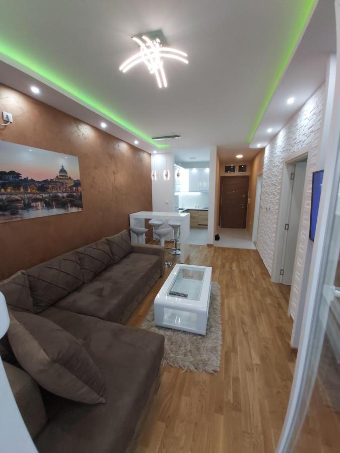 Apartman Elegance Free Garage Нови-Сад Экстерьер фото